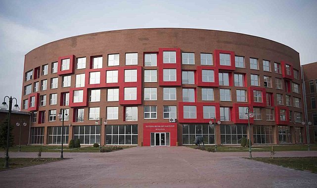 İletişim Bilimleri Fakültesi geleceğin medya profesyonellerini yetiştiriyor