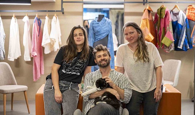 İngiliz Kraliçesi'nin portresini dokuttuğu ünlü modacı, genç yetenekleri yetiştirecek