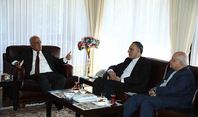 İran İslam Cumhuriyeti Ankara Büyükelçisi Zadeh, Atatürk Üniversitesini ziyaret etti