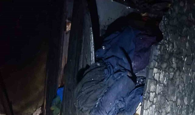 İskenderun'da ev yangınını itfaiye tarafından söndürüldü
