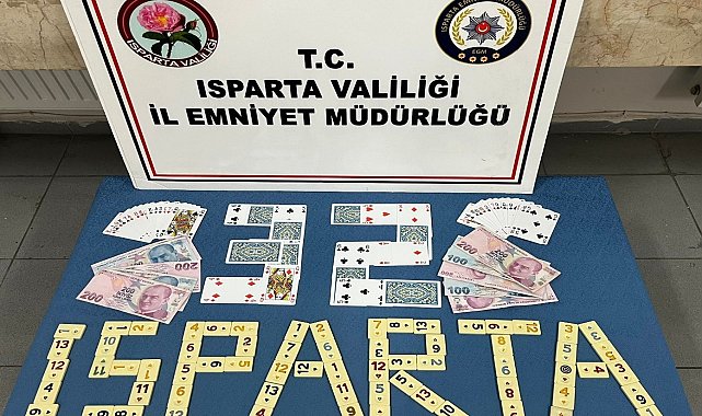Isparta'da dernekte kumar oynayan 3 kişiye para cezası