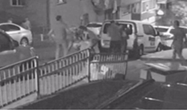 İstanbul'da anne ve oğluna "uyarı" dayağı: 4 saldırgan öldüresiye darbetti