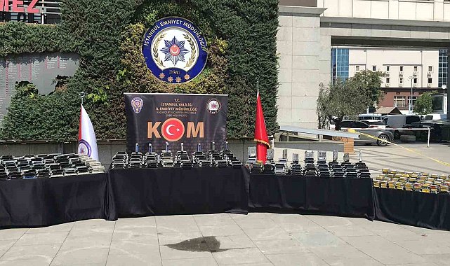 İstanbul'da milyonlarca lira değerinde kaçak ikinci el oto beyni ele geçirildi