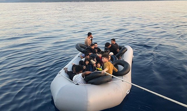 İzmir açıklarında göçmen hareketliği: 104 göçmen karaya çıkartıldı