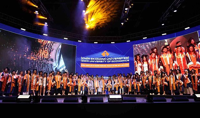 İzmir Ekonomi'de '5 günlük' mezuniyet coşkusu