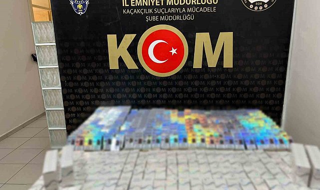 İzmir'de kaçakçılara eş zamanlı operasyon