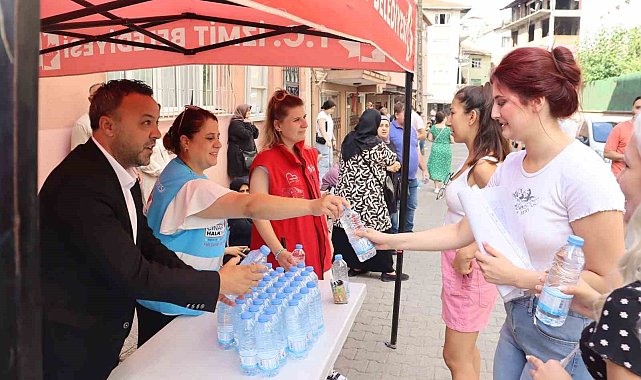İzmit Belediyesi, KPSS'ye giren adayları yine yalnız bırakmadı
