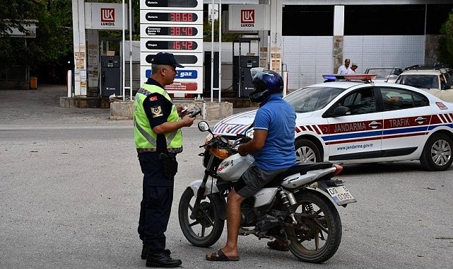 Jandarma araç sürücülerini uyardı