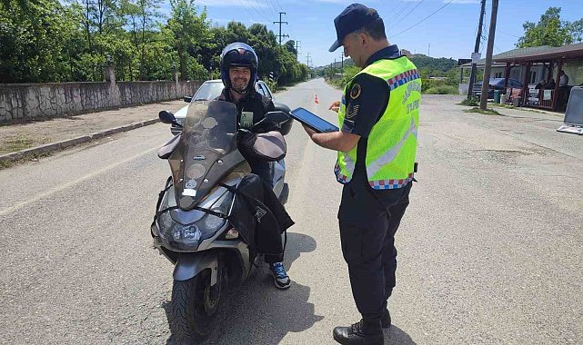 Jandarma trafikte affetmedi: 503 araç ve 159 sürücü trafikten men edildi
