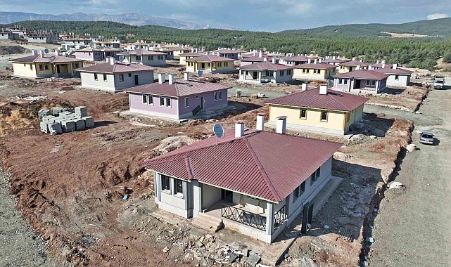 Kahramanmaraş'ta köy evleri yükseliyor