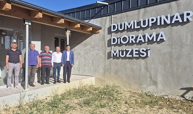 Kahveci, Dumlupınar Diorama Müzesi&#039;nde incelemelerde bulundu
