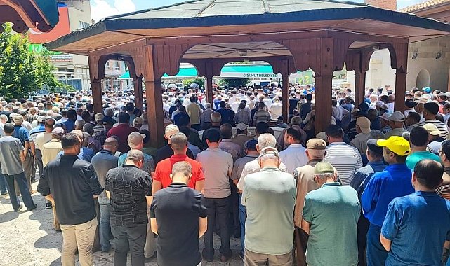 Kansere yeniş düşen muhtar son yolculuğuna uğurlandı