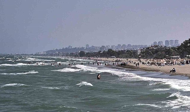 Karadeniz hırçınlaştı, "denize girmeyin" uyarısı yapıldı