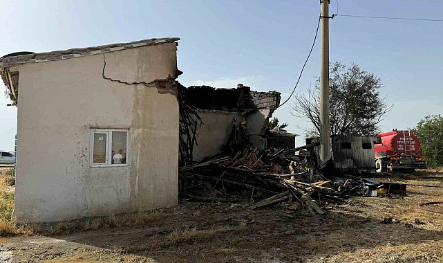 Karapınar'da ev yangını