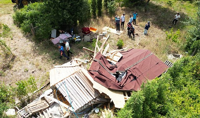 Kartepe'de kaçak bungalovlar yıkıldı