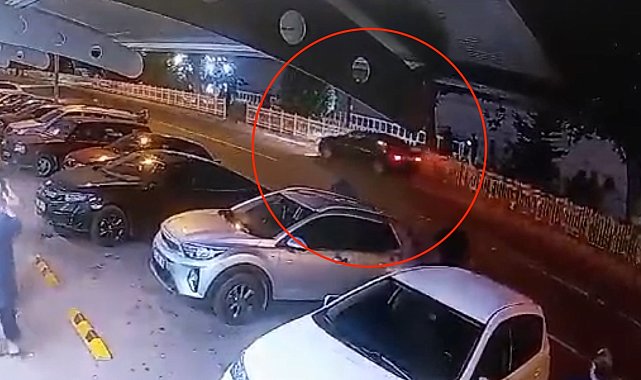 Kastamonu&#039;da otomobilin çarptığı adam yaralandı: O anlar kamerada