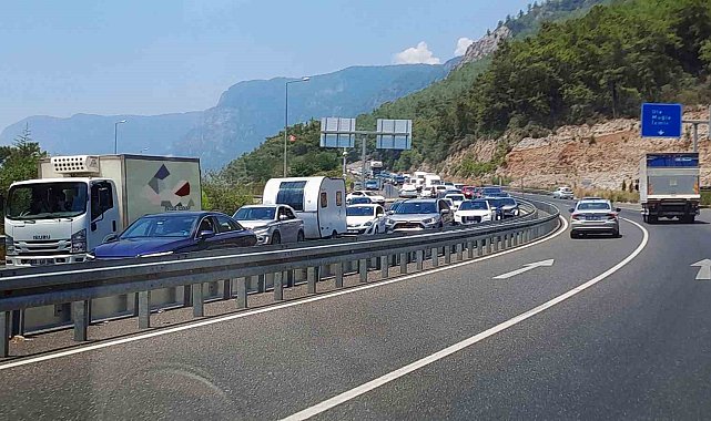 Kaza sonrası Sakar rampasında 5 kilometre kuyruk oluştu