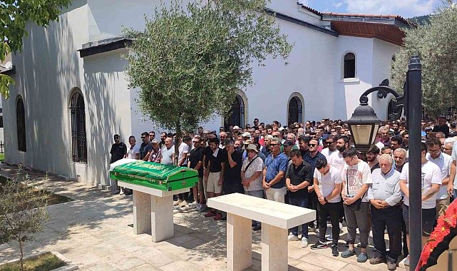 Kazada ağır yaralanan anne operasyonla alınan bebeğini göremeden hayatını kaybetti