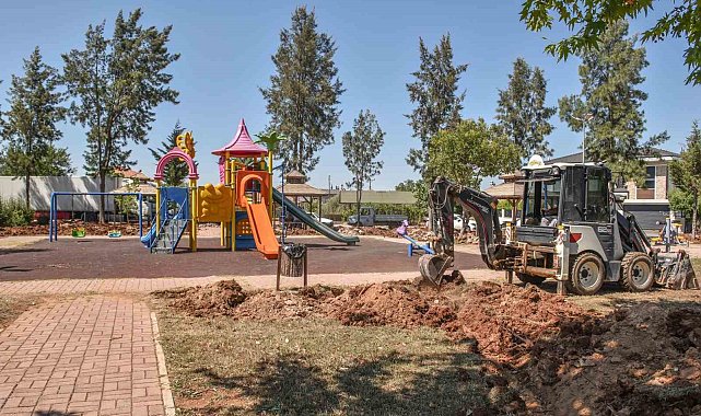 Kepez'de parklar yenileniyor