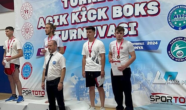Kick Boks Turnuvası'na Sakaryalı sporcular damga vurdu