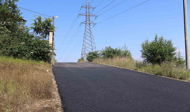Kocaçeşme Caddesi'ne 250 ton asfalt