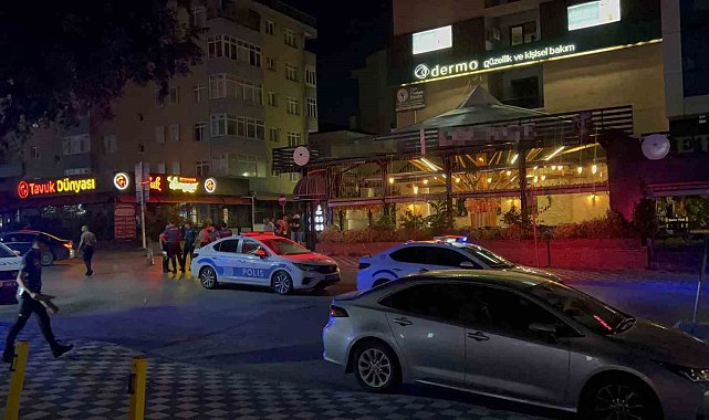 Kocaeli'de 2 iş yeri motosikletli kişiler tarafından kurşunlandı