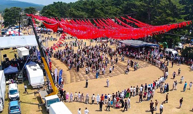 Kocayayla'da binlerce Karadenizli buluştu, aynı anda horon oynadılar