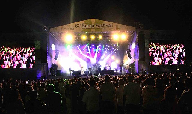 KÖFN ve Feride Hilal Akın, Bursa Festivali'nde gençlerle buluştu