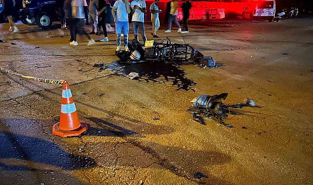 Kontrolden çıkan otomobil karşı şeride geçip motosiklete çarptı: 2 ağır yaralı