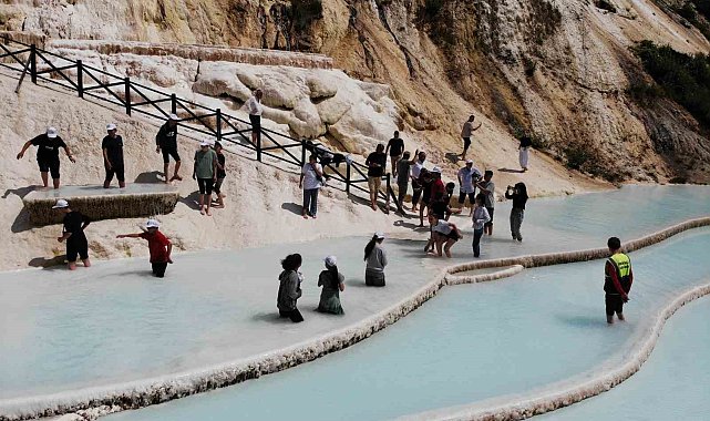 Köylerdeki öğrenciler için Göksu Travertenleri ve Mavi Göl'e gezi düzenlediler