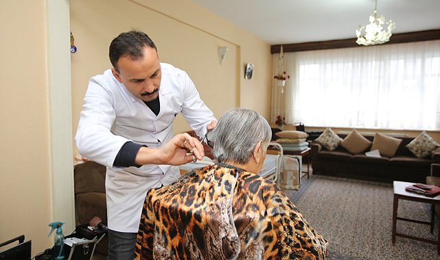 Küçükçekmece Belediyesi 65 yaş üstü özel gereksinimli vatandaşlara evde bakım hizmeti veriyor