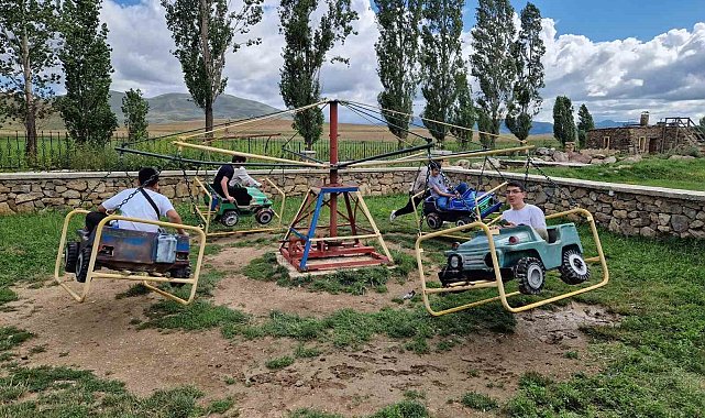 Kur'an kursu öğrencilerine kültür gezisi düzenlendi