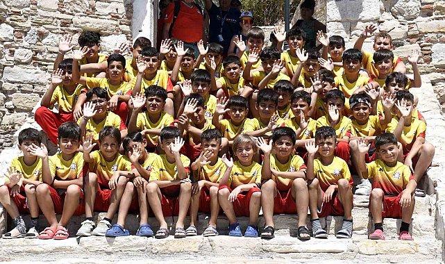 Kuşadası Belediyesi Nusaybinli çocukları ilk kez denizle buluşturdu