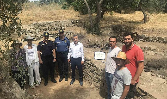 Kyzikos'taki antik tiyatro gün yüzüne çıkarılıyor