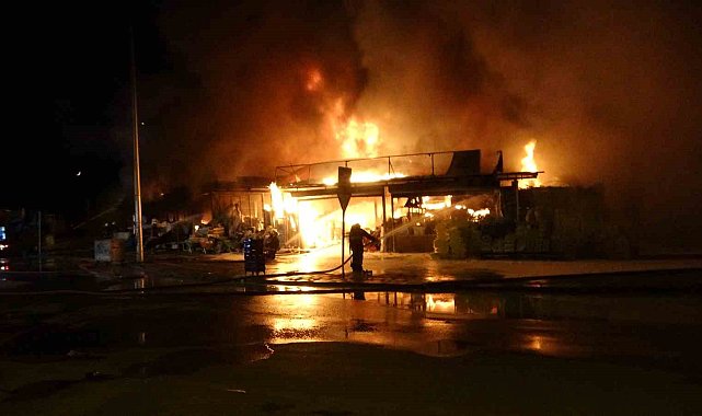 Malatya&#039;da konteyner çarşıda yangın