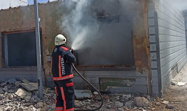 Malatya'da, metruk ev yangını