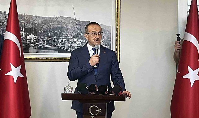 Malatya'ya atanan Vali Seddar Yavuz ve eşinden duygusal veda