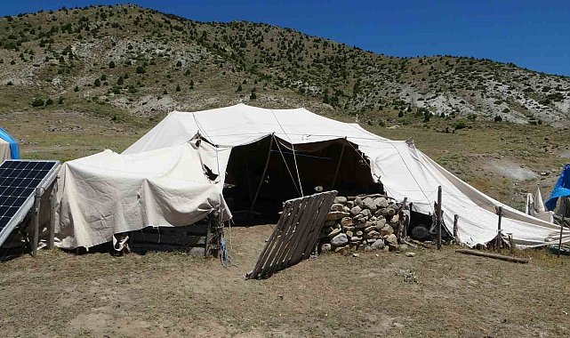 Malatyalı göçerler bin 800 rakımda zorlu mesaide
