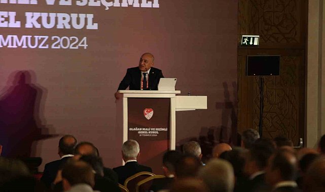 Mehmet Büyükekşi: "Mevcut sistemdeki adamcılığın önüne geçmeyi başardık"