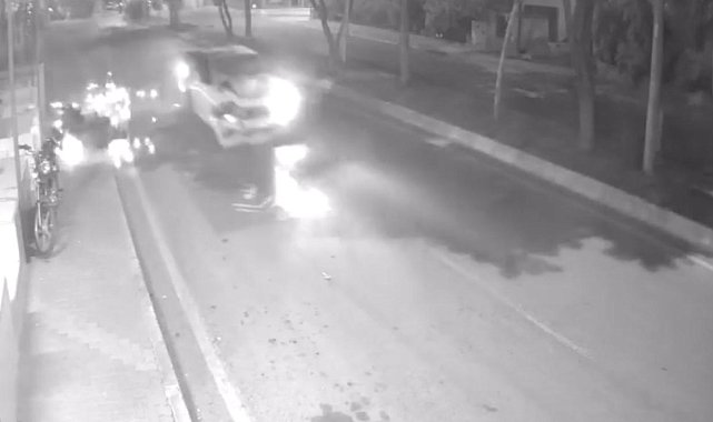 Mersin'de otomobil motosiklete çarptı, sürücü takla atarak metrelerce sürüklendi