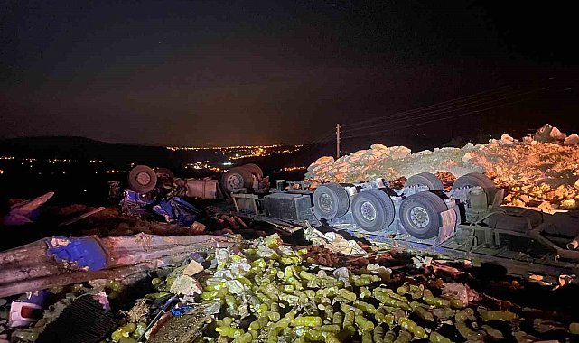 Mersin'de tır devrildi: 1 ölü