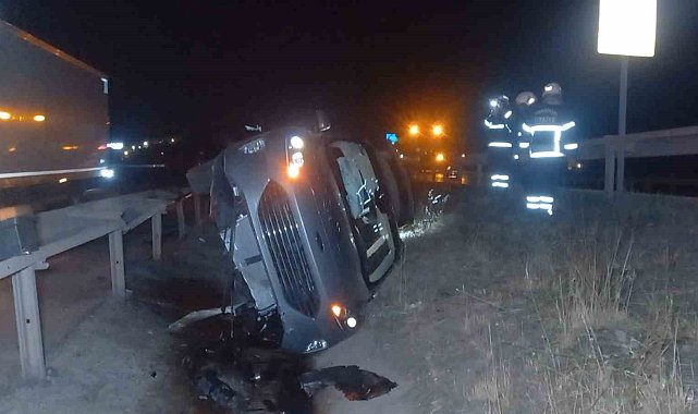 Metrelerce sürüklenen otomobil şarampole devrildi