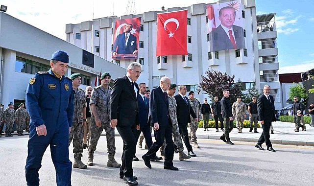MHP Lideri Bahçeli'den Polis Özel Harekat Başkanlığına ziyaret