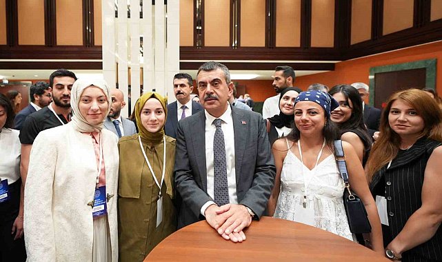 Milli Eğitim Bakanı Tekin, 2023 YLSY bursiyerleri ile bir araya geldi