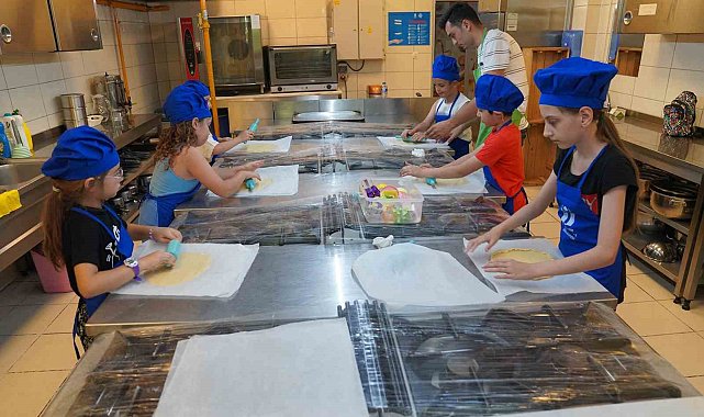 Minik aşçılar hünerlerini sergiliyor