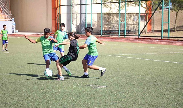 Minikler Pişmaniye Cup Futbol Turnuvasında kıyasıya mücadele etti