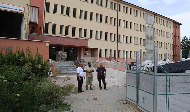 Müdür Başyiğit, Anadolu Lisesindeki güçlendirme çalışmalarını yerinde inceledi