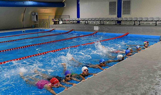 Muratpaşa'da yüzme bilmeyen kalmayacak