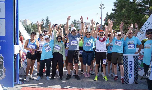 Niğde'de şehit Ömer Halisdemir anısına yarı maraton düzenlendi
