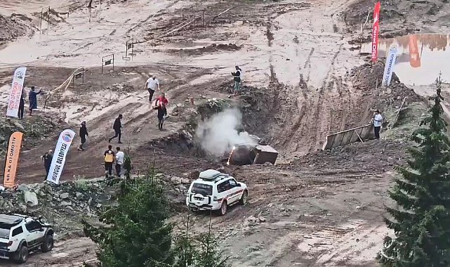 Off-Road yarışlarında devrilen araç yarışlara veda etti